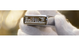 Сколько лет вашей зажигалке Zippo?