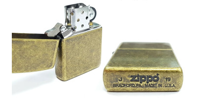 Если штамп на дне зажигалки Zippo (Зиппо) перевернут